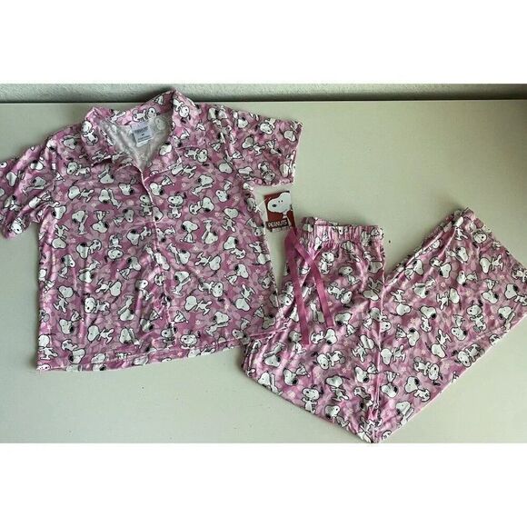 Peanuts Other - Peanuts SNOOPY Pink Women’s Sz M Pajama PJ Set Pants Short Sleeve Soft Daisies
